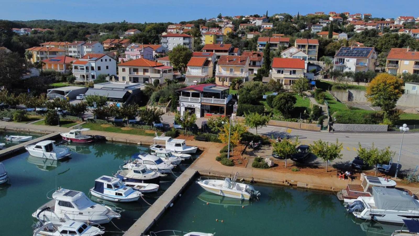Apartman Kacic Sveti Ivan Dobrinjski ภายนอก รูปภาพ